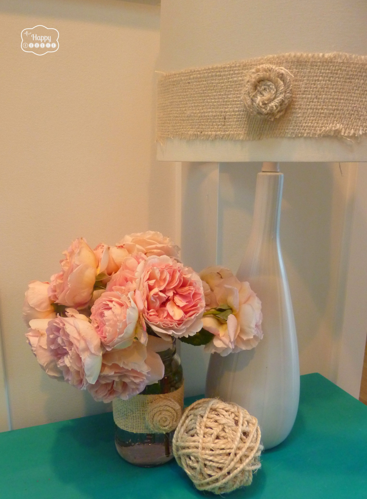 simple-summer-decorating-with-burlap-on-lamp-and-mason-jar-at-thehappyhousie
