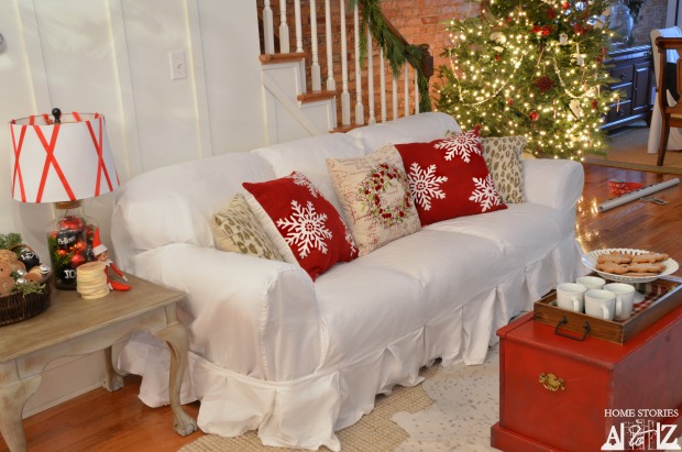 christmas red white living room