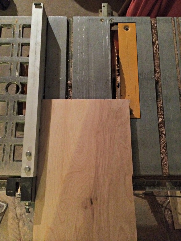 Use table saw to cut wood