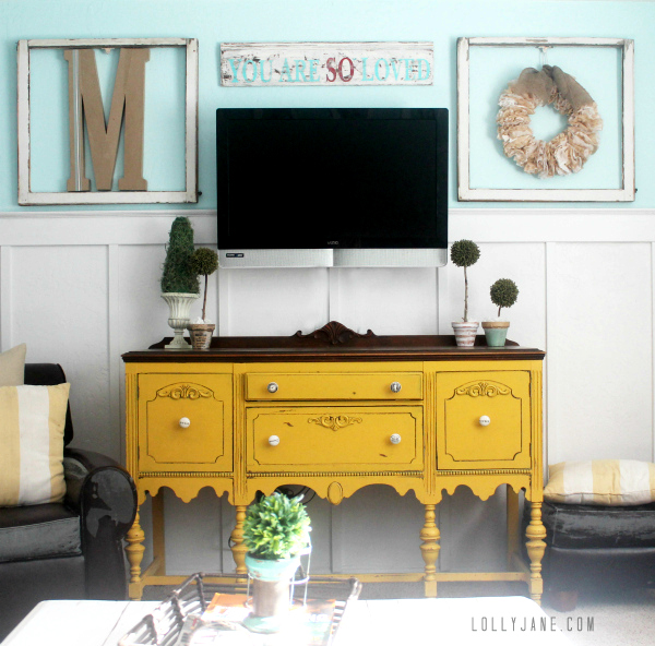 how-to-decorate-around-a-tv