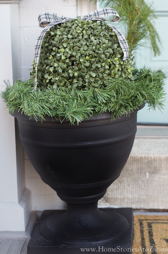 Easy Christmas urns front porch
