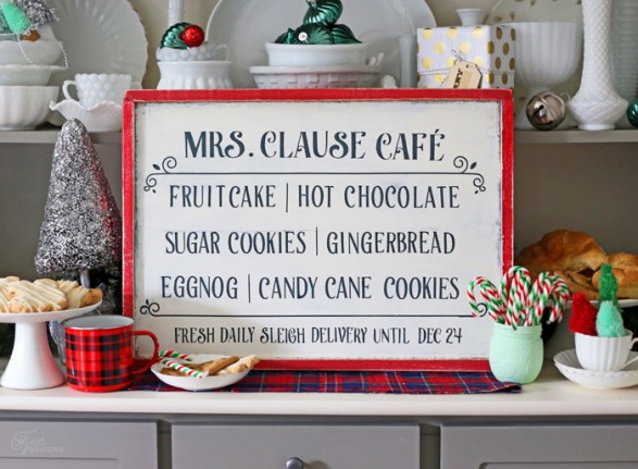 mrs-clause-cafe sign