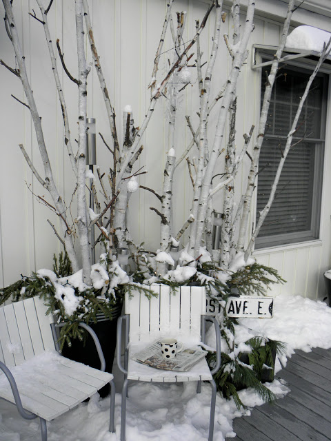 winter porch decorating idea