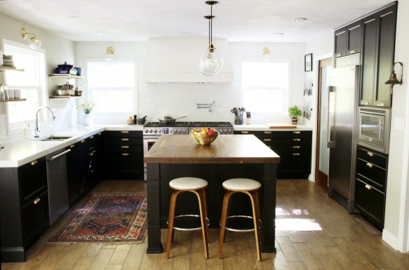 black kitchen cabinets
