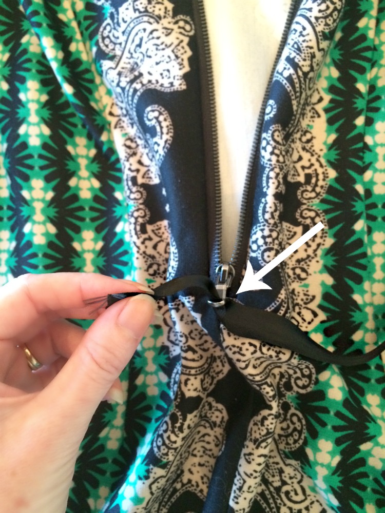 How to zip up a dress by yourself
