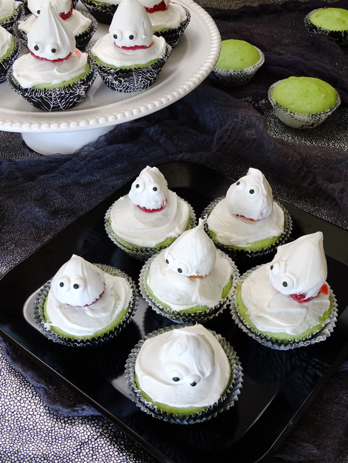 halloween-ghost-cupcakes
