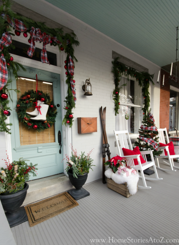 20 Beautiful Christmas Porch Ideas