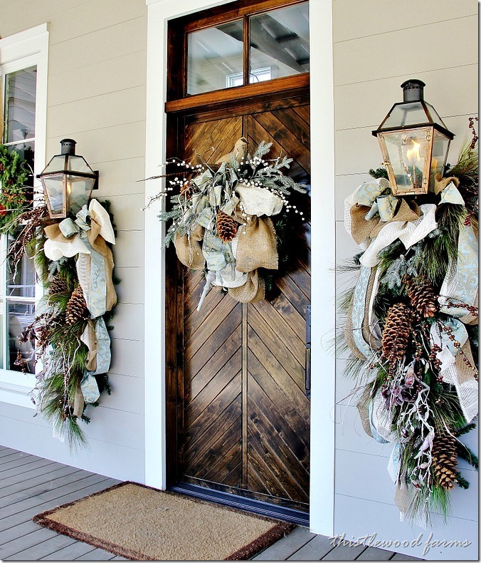 christmas-porch-southern-living