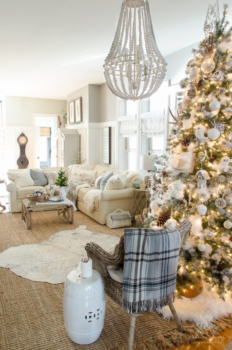 how-to-decorate-a-christmas-tree-rustic-glam-farmhouse