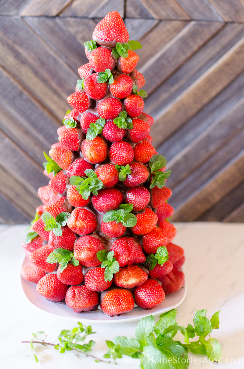 christmas-desserts-chocolate-covered-strawberry-christmas-tree-8