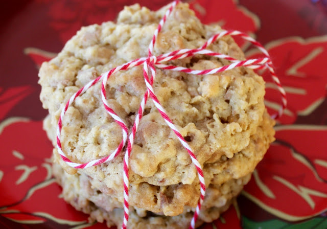 cinnamon-toffee-oatmeal-cookies
