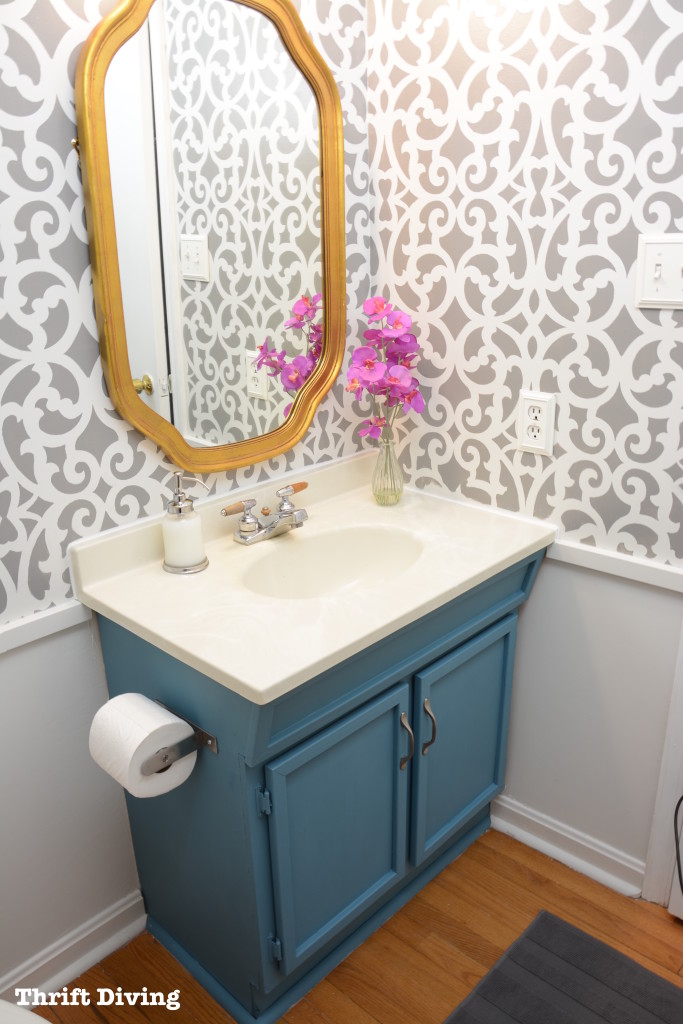 painted-vanity-small-bathroom-tips