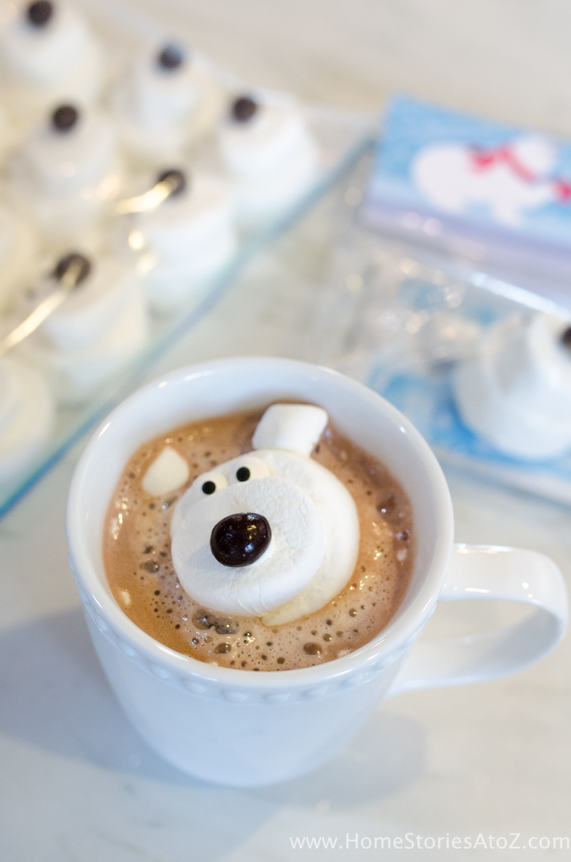 Polar bear marshmallows hot chocolate