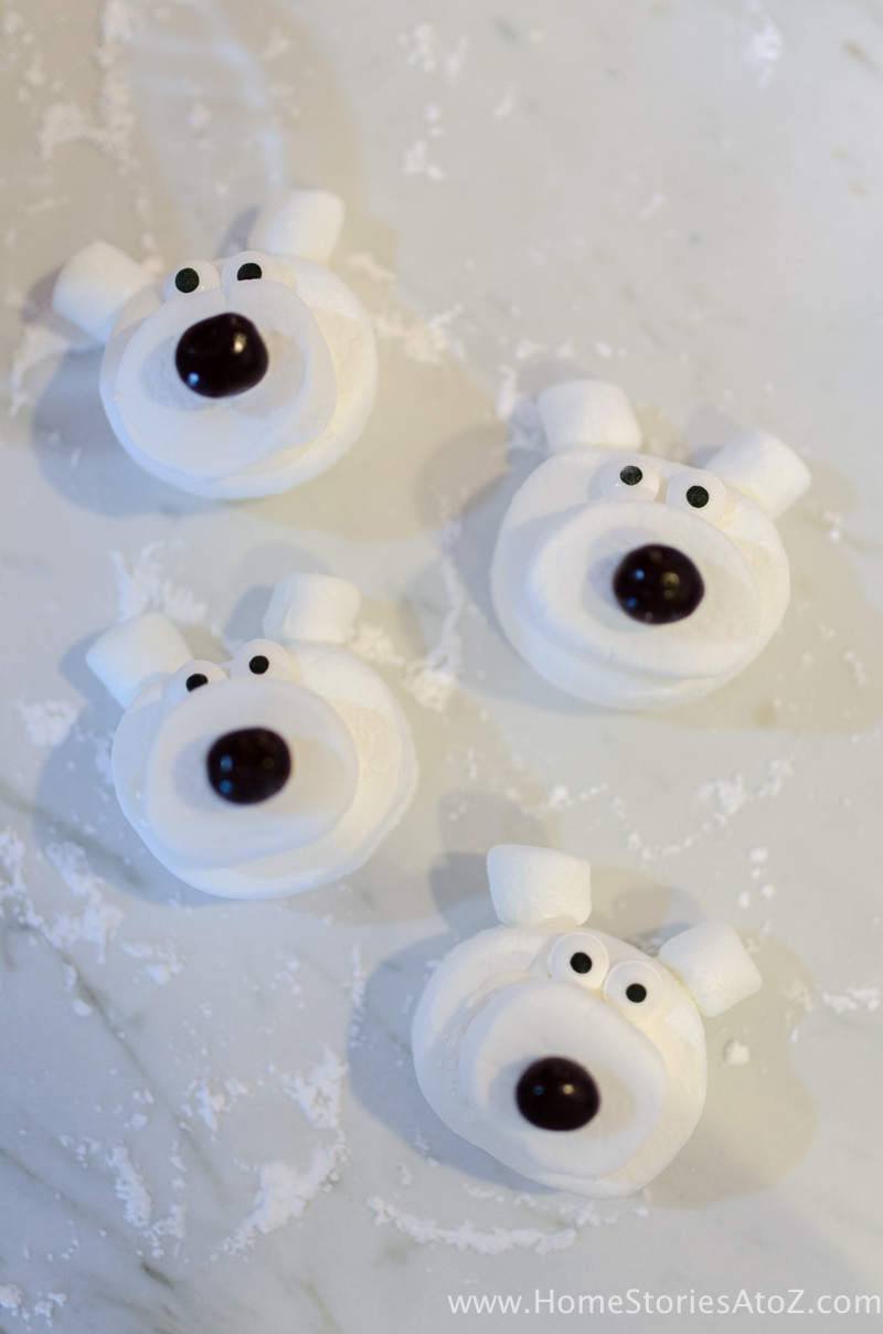 Polar bear marshmallows hot chocolate
