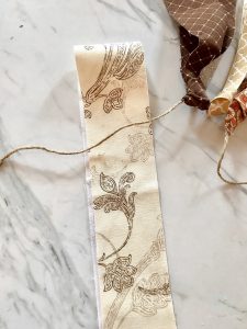 how-to-make-a-fabric-tie-banner-diy-banner-tutorial