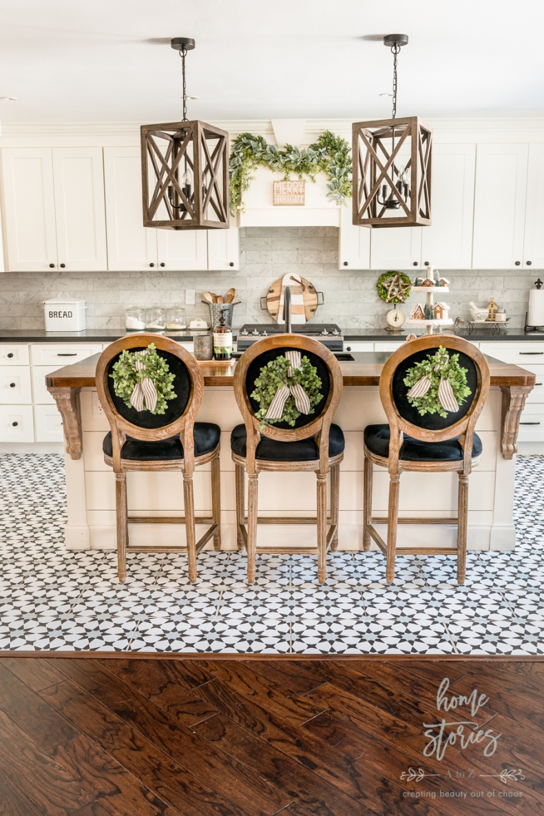 Black & White Farmhouse Christmas Kitchen
