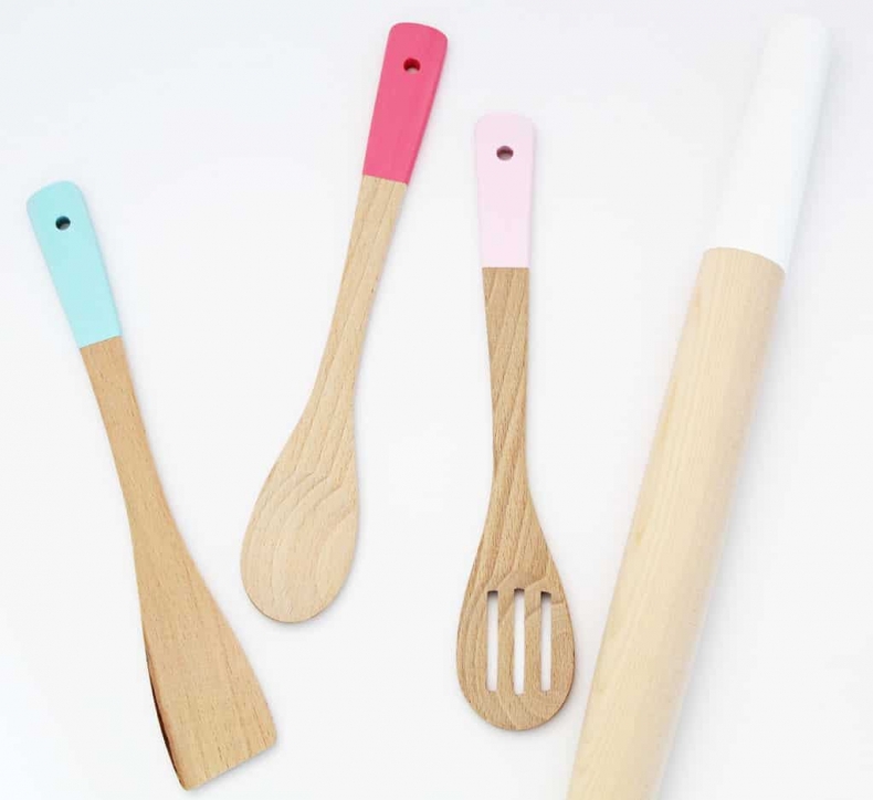 Sweet and Simple Spring Projects - Dip Dyed Kitchen Utensils by A Nod to Navy