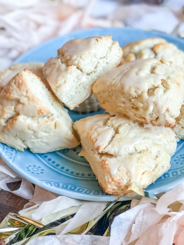 Mother's Day Brunch Ideas - Easy Vanilla Scones by the Kittchen