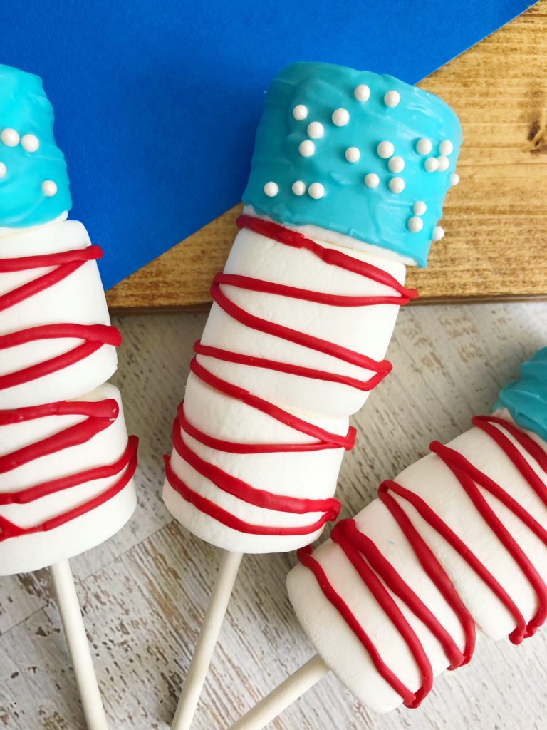 Patriotic Projects for July 4th - American Flag Marshmallow Pops by My Uncommon Slice of Suburbia