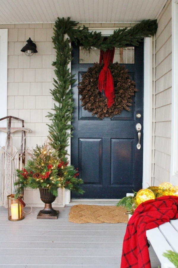20 BEAUTIFUL CHRISTMAS PORCH IDEAS