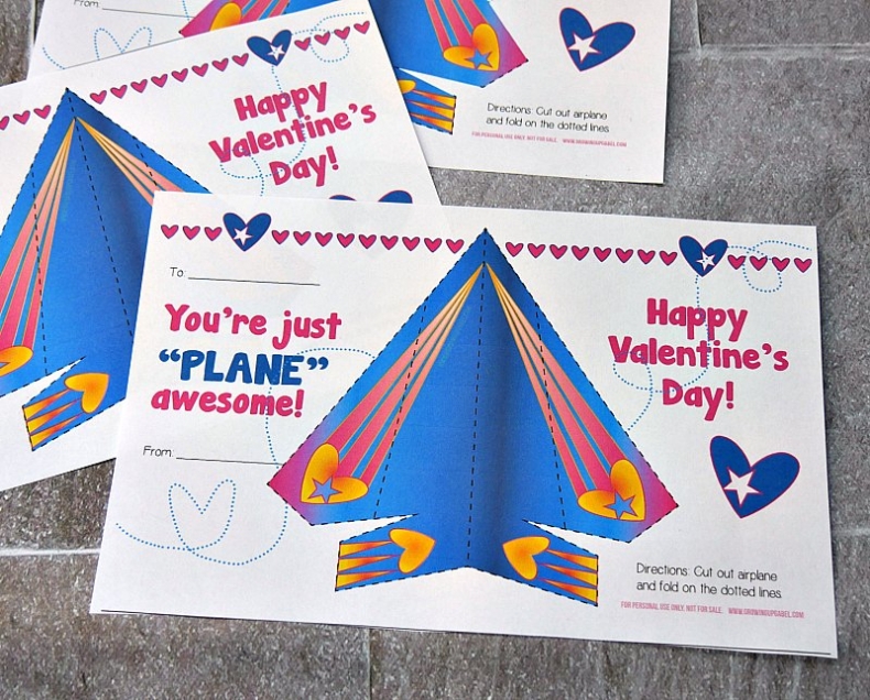 Valentine Printable Ideas - Airplane Valentine Card by Growing Up Gabel