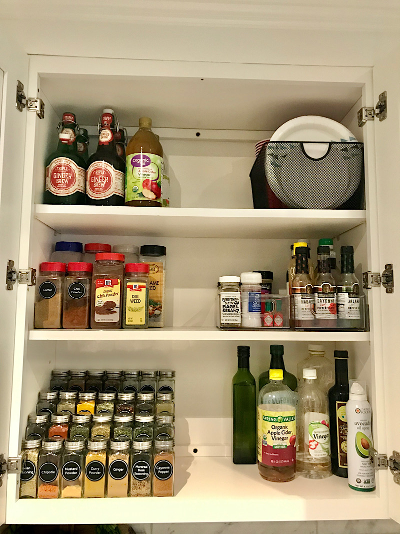 https://www.homestoriesatoz.com/wp-content/uploads/2020/04/organizing-spices-labeled-jars.jpg