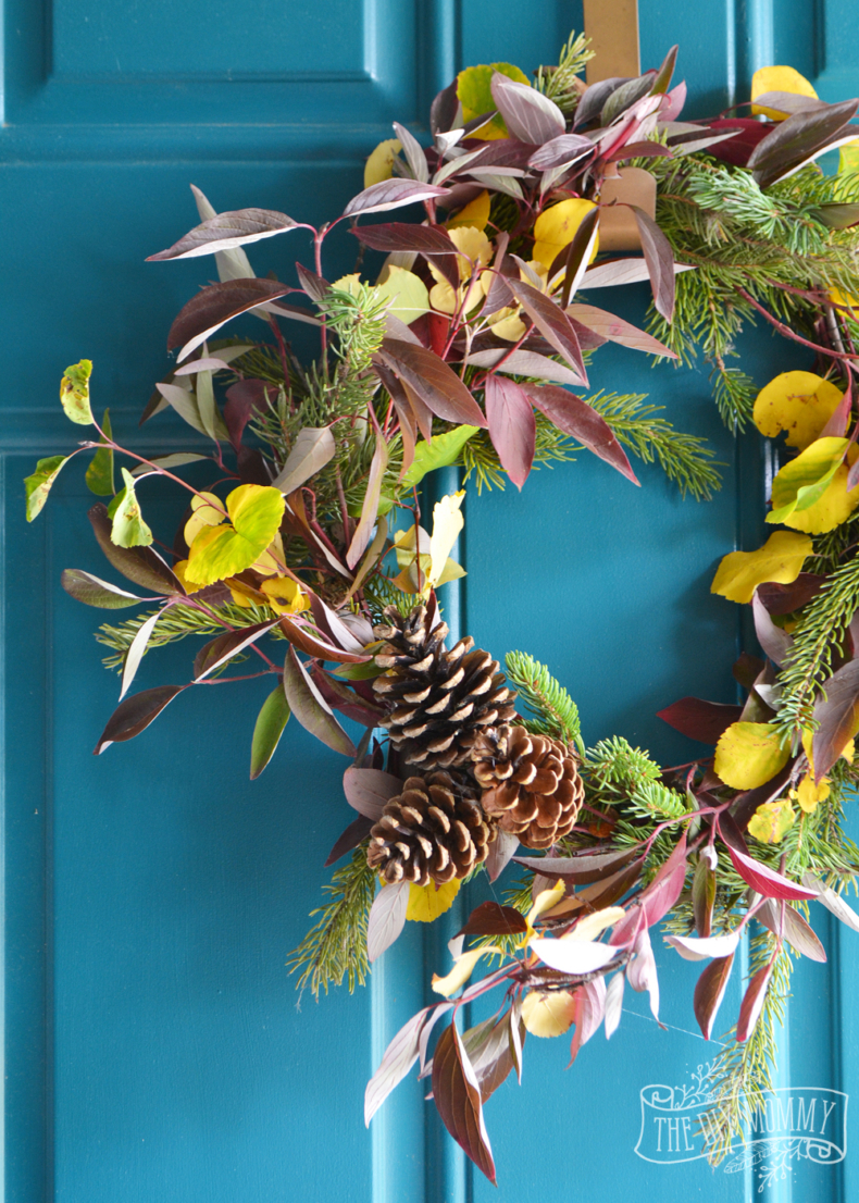 Gorgeous Fall Wreath Ideas - Foraged Fall Wreath by The DIY Mommy
