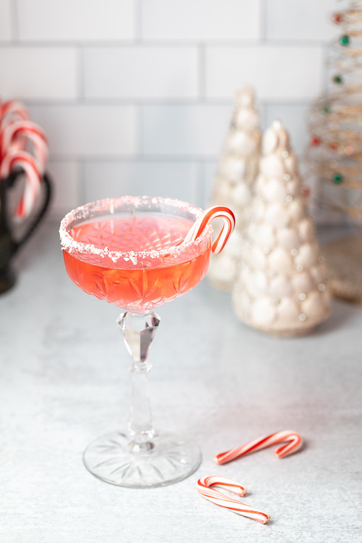 Holiday Drink Recipes - Peppermint Martini by Sidewalk Shoes