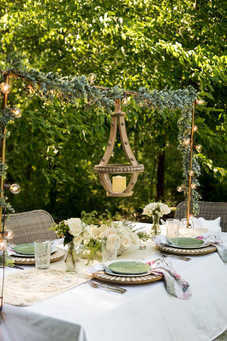 Elegant Outdoor Summer Table Setting : Items Needed to Set an Outdoor