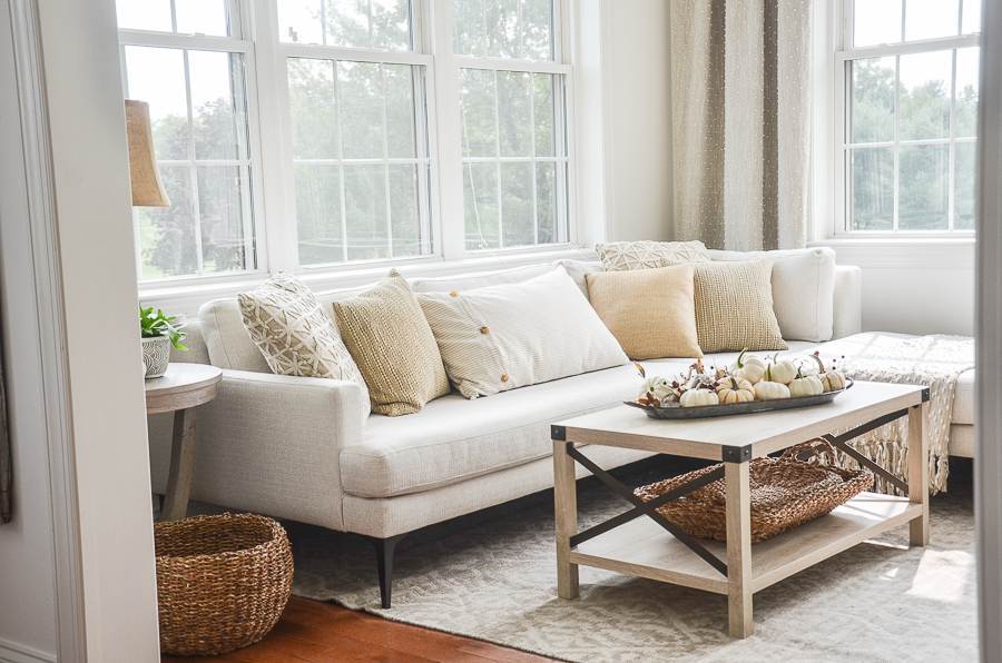 Fall Decor Inspiration: 30+ Living Room, Family Room, and Den Ideas for ...
