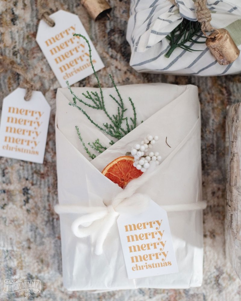 Christmas Gift Wrapping Ideas - Free Printable Christmas Gift Tags by The DIY Mommy