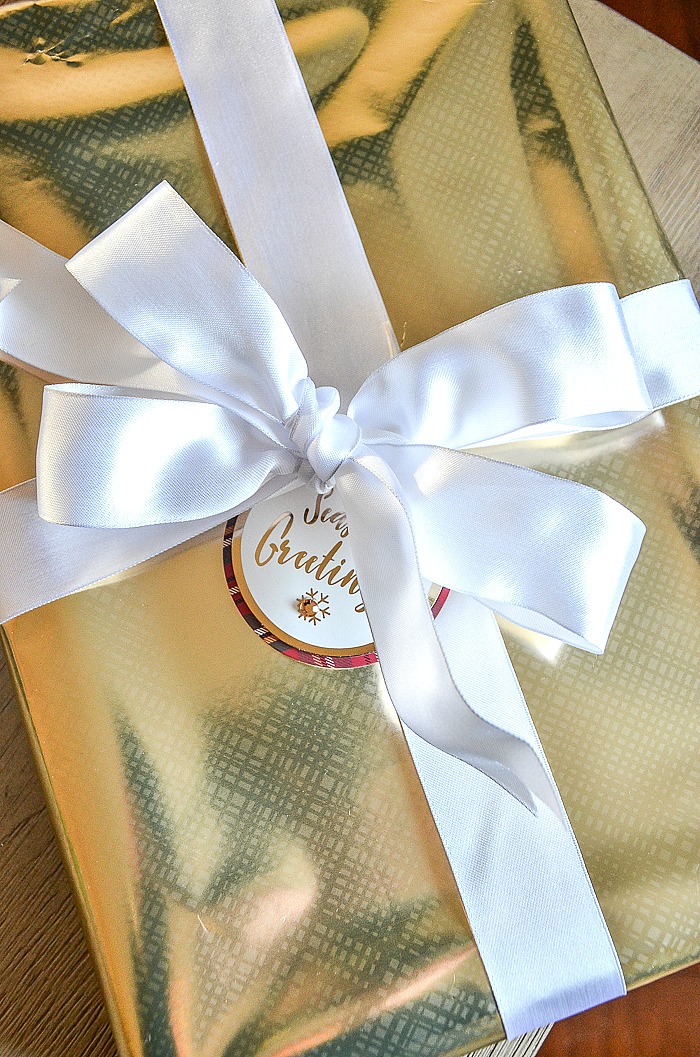 Christmas Gift Wrapping Ideas - How to Make a Christmas Bow by Stone Gable Blog