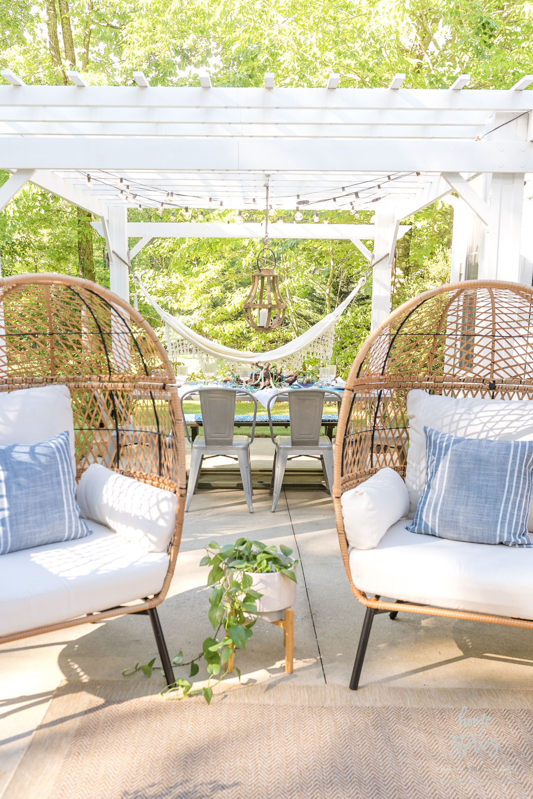 egg chairs outdoor