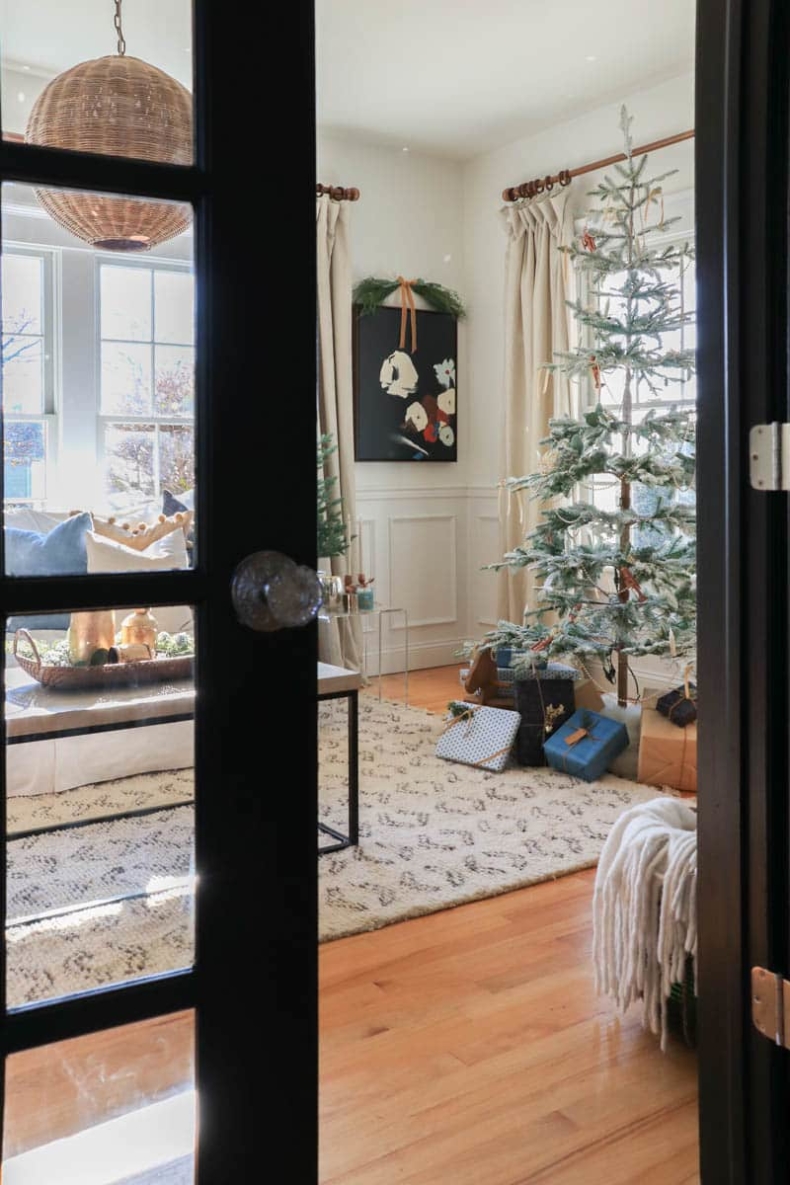 Christmas Decor - Christmas Living Room by City Farmhouse