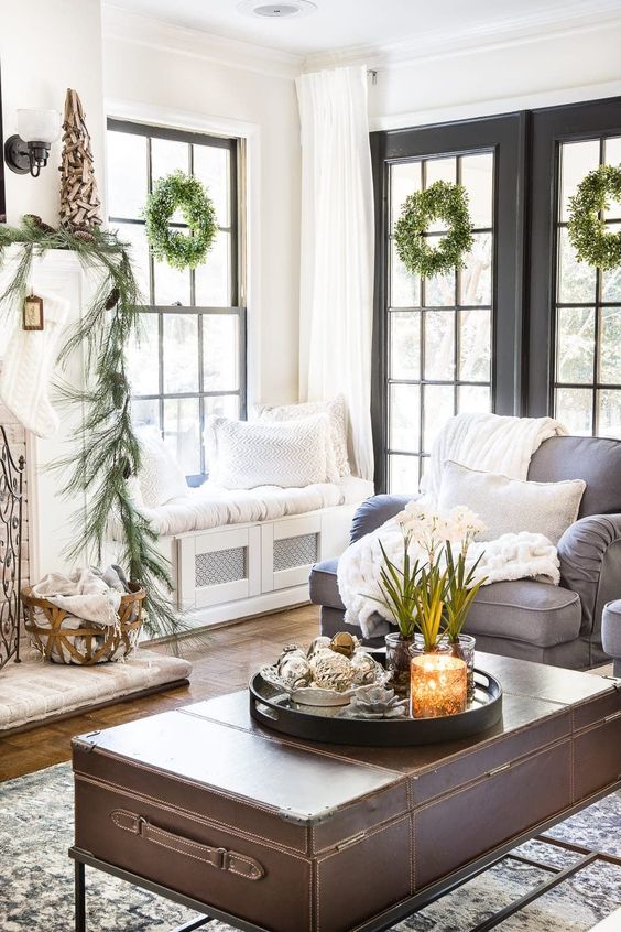Christmas Decor Ideas - Christmas Living Room by Bless'er House