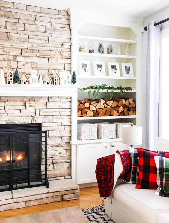 Christmas Decor Ideas - Christmas in Plaid by A Pretty Life in the Suburbs