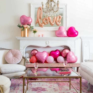 Valentine's Day Mantel with Balloons by Shabbyfufu